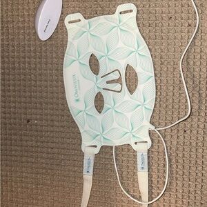 Omnilux Contour Face Mask - White and Green